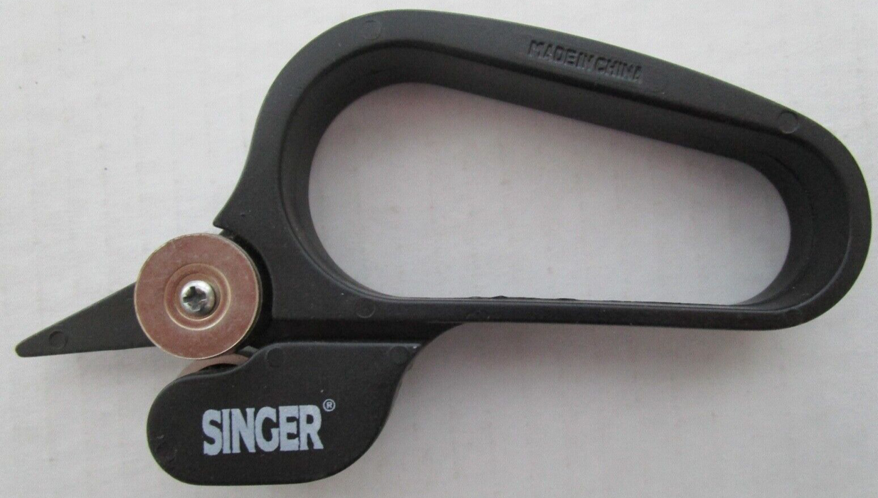Singer Cutting Edge Rolling Scissors - 1324